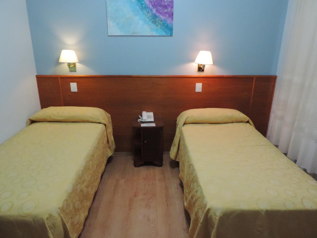Hotel Galicia Trelew Quarto foto